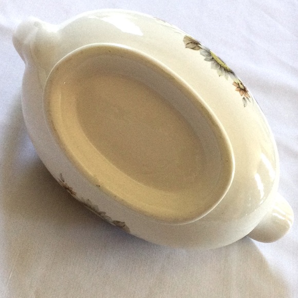 Ceramic Gravy Boat w/Saucer - Picture 5 of 7